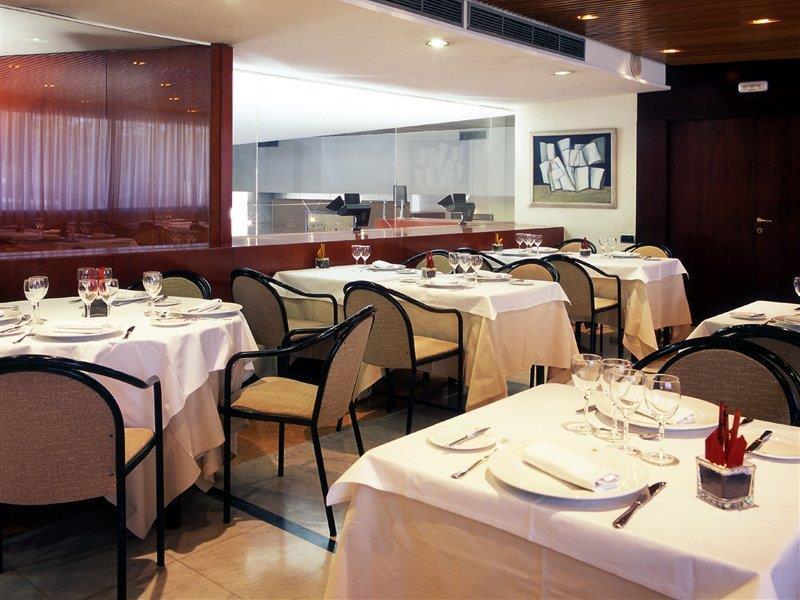 加泰罗尼亚萨巴度尔酒店 萨瓦德尔 餐厅 照片